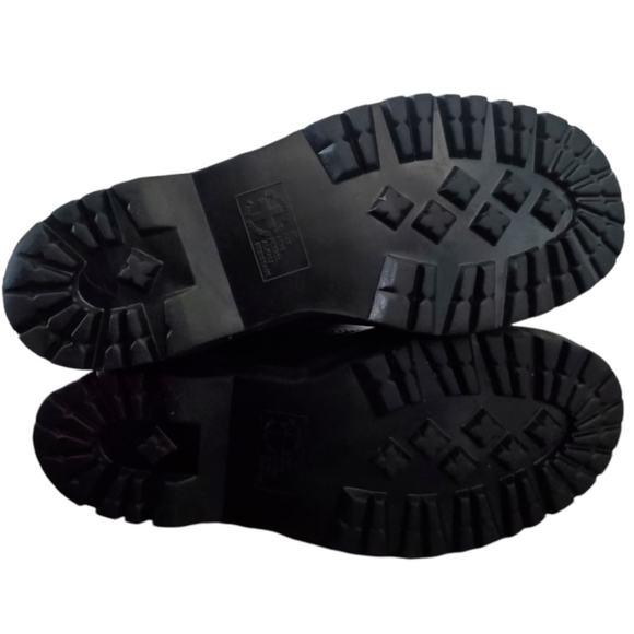 *SOLD* Black Dr Martens Boots - Picture 5 of 7